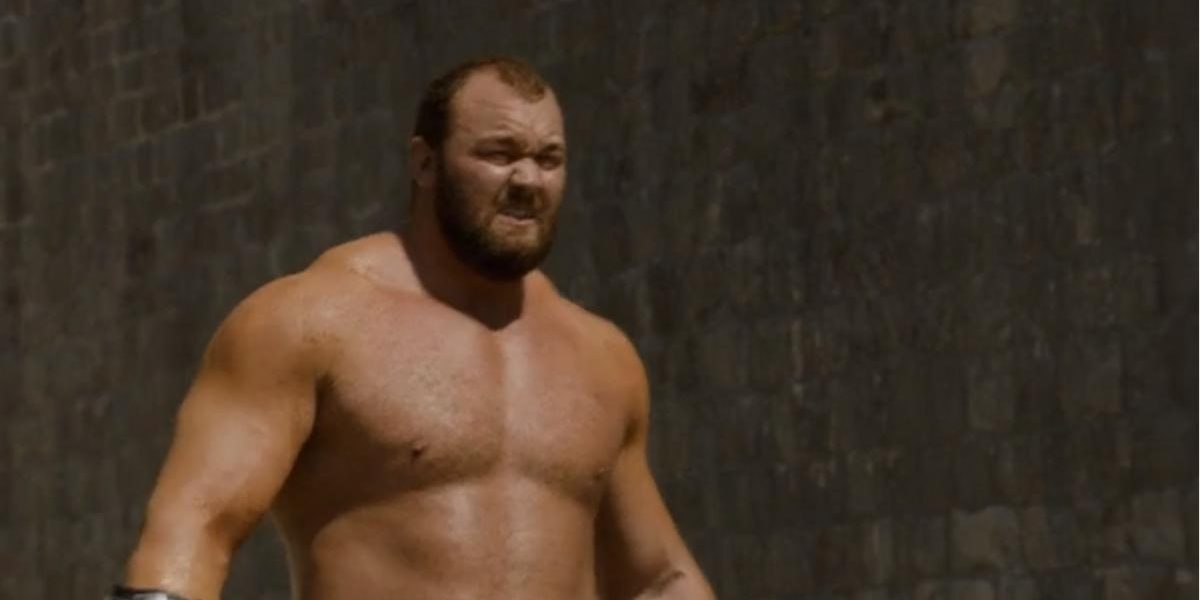 La "montagne" de Game of Thrones adopte un petit chien
